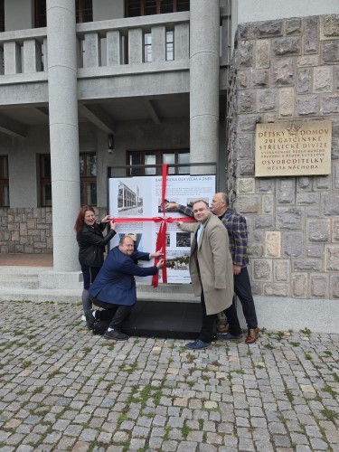 Bartoova vila vera a dnes  nov i venku!