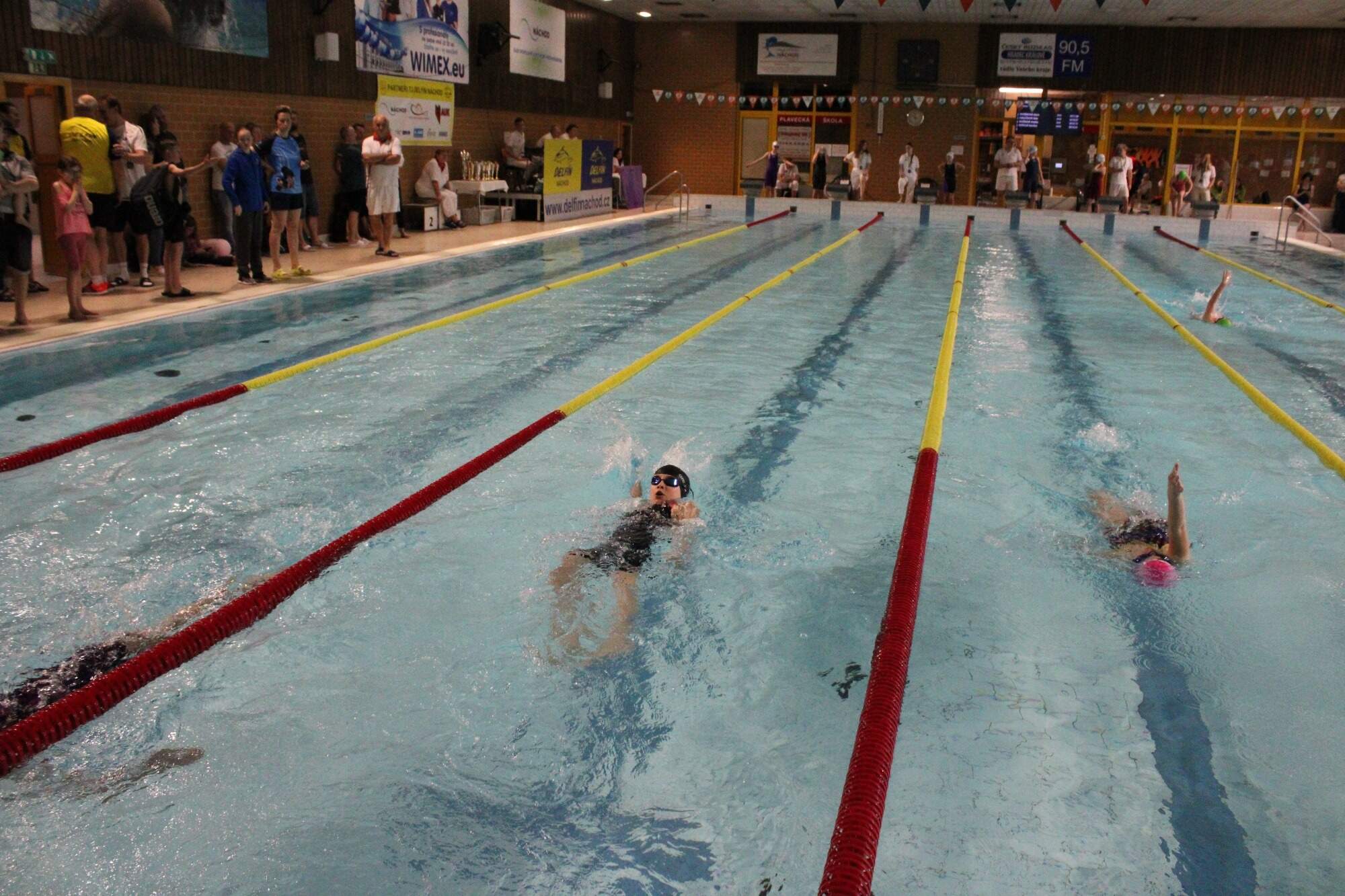 Užijte si státní svátek v bazénu!