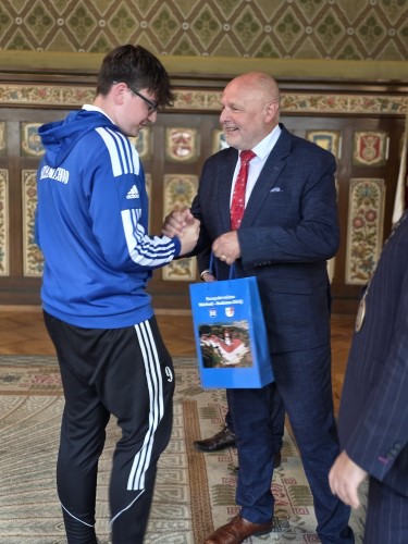 Slavnostn pijet mladch dorostenc hzen HC TJ Nchod na radnici