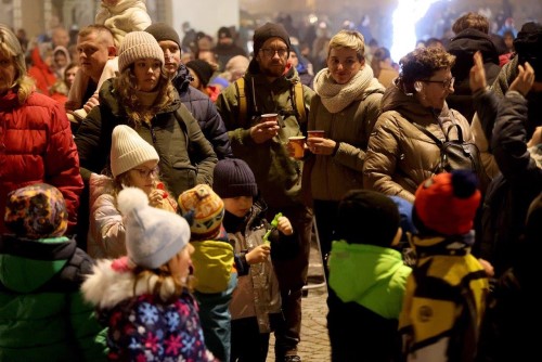Advent v Nchod je tady! Na Masarykov nmst se rozzil vnon strom.
