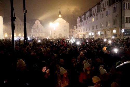 Advent v Nchod je tady! Na Masarykov nmst se rozzil vnon strom.