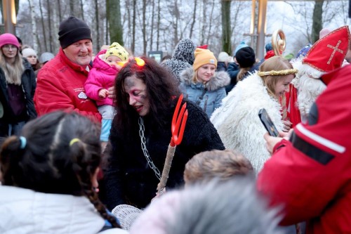 Mikuláše přivítaly v Malých lázních davy návštěvníků