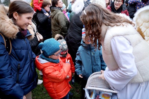 Mikuláše přivítaly v Malých lázních davy návštěvníků