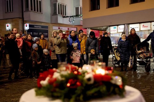 Druhá adventní neděle v Náchodě – svíce naděje je zapálena
