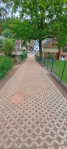 Obyvatel�m T�e�inek slou�� nov� zrekonstruovan� stezka